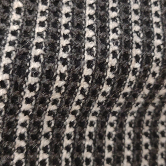 Black and White sweater size L women's - Picture 3 of 3